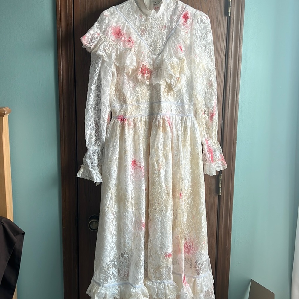 Zombie bride costume